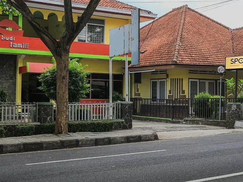 Oyo Life 1708 Hotel Budi Famili 1 Syariah Ciamis Exterior photo