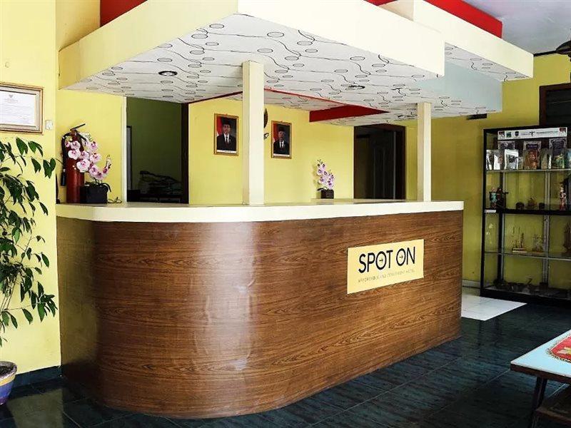 Oyo Life 1708 Hotel Budi Famili 1 Syariah Ciamis Exterior photo
