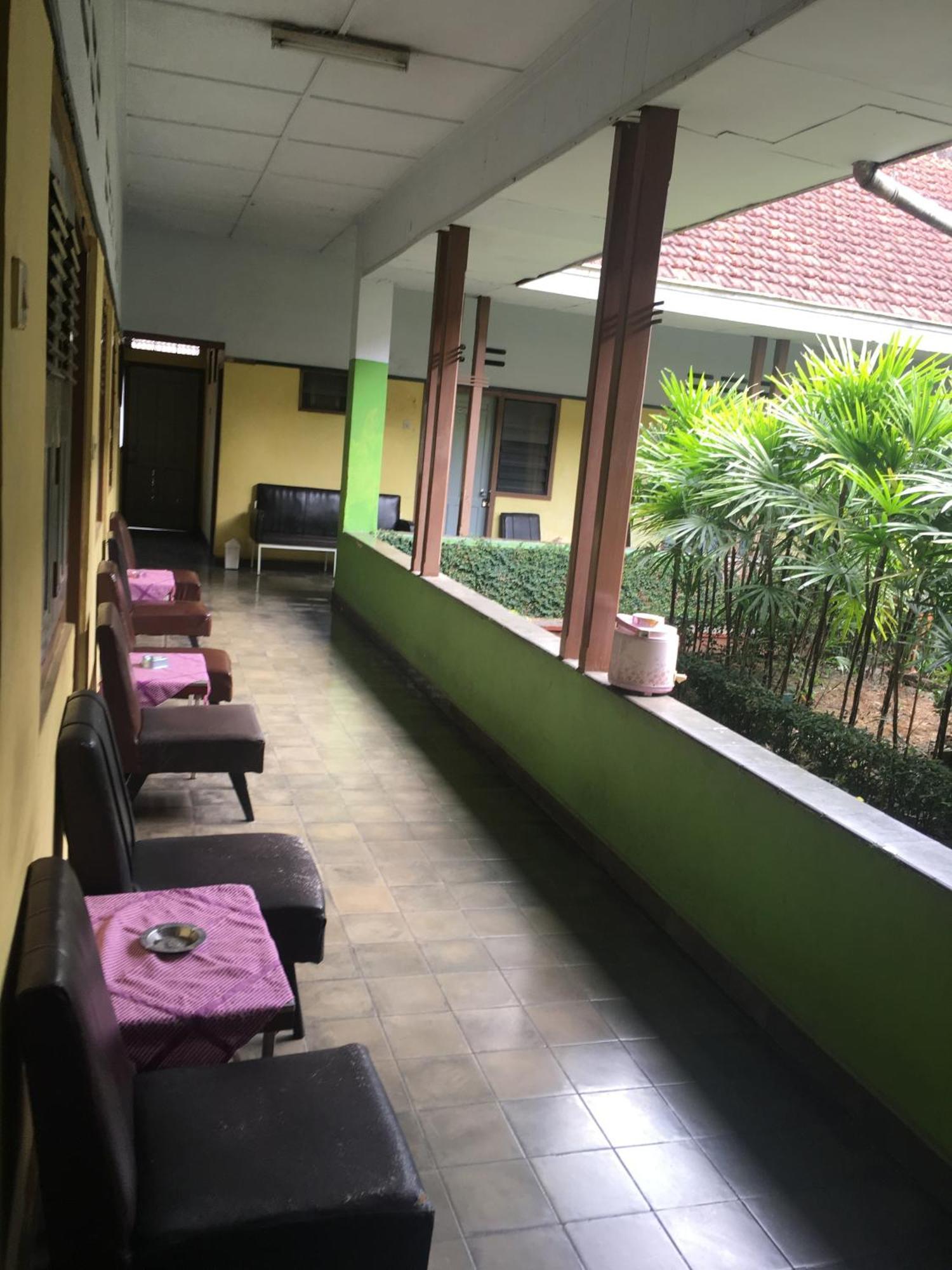 Oyo Life 1708 Hotel Budi Famili 1 Syariah Ciamis Exterior photo