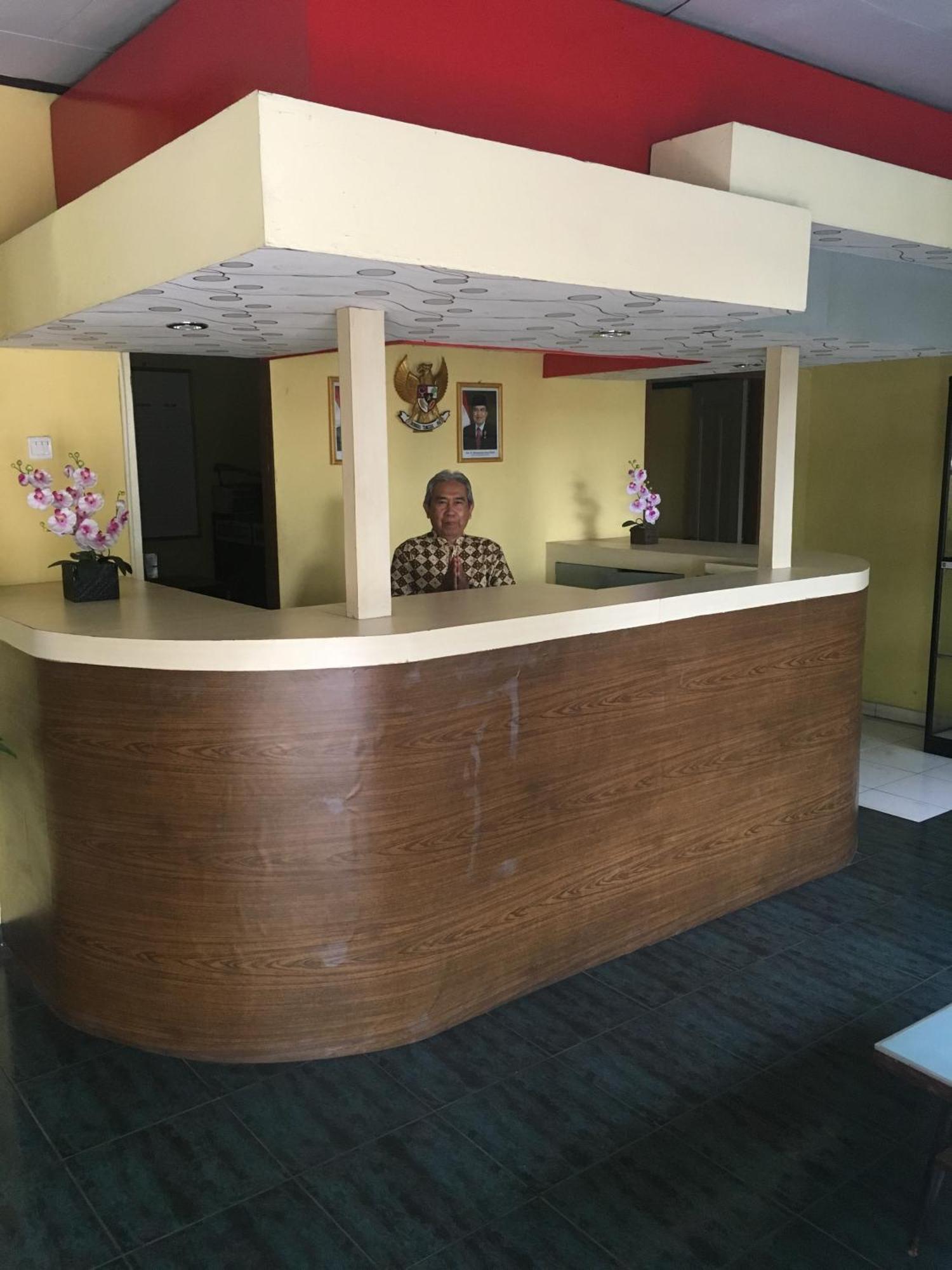 Oyo Life 1708 Hotel Budi Famili 1 Syariah Ciamis Exterior photo